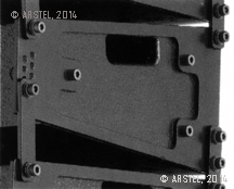 Для соединения акустических модулей Inter-M в единый массив используются планки с фиксаторами